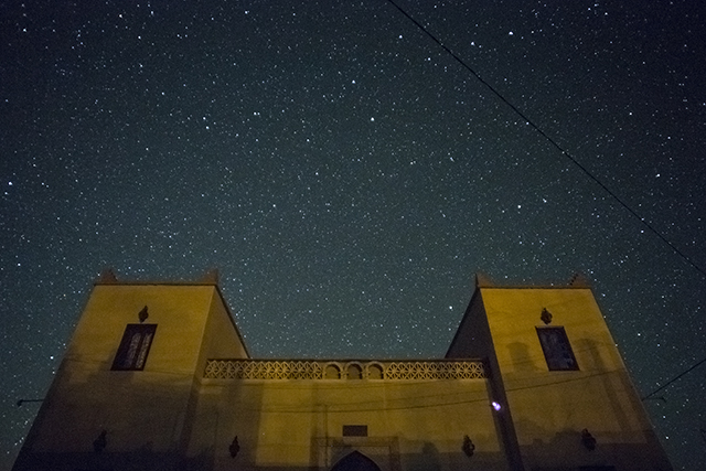 Riad Dar Hassan front view in a starry night - photo by Ezyê Moleda