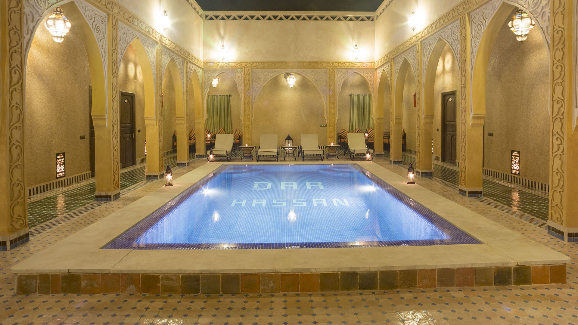 About Riad Dar Hassan swimming pool - photo Ezyê Moleda all rights reserved
